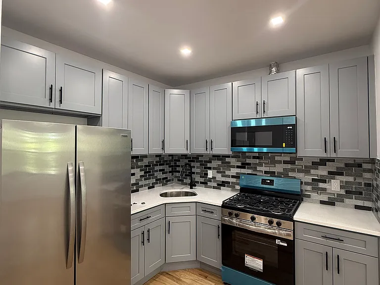 133 Highland Pl #2 — Photo 1