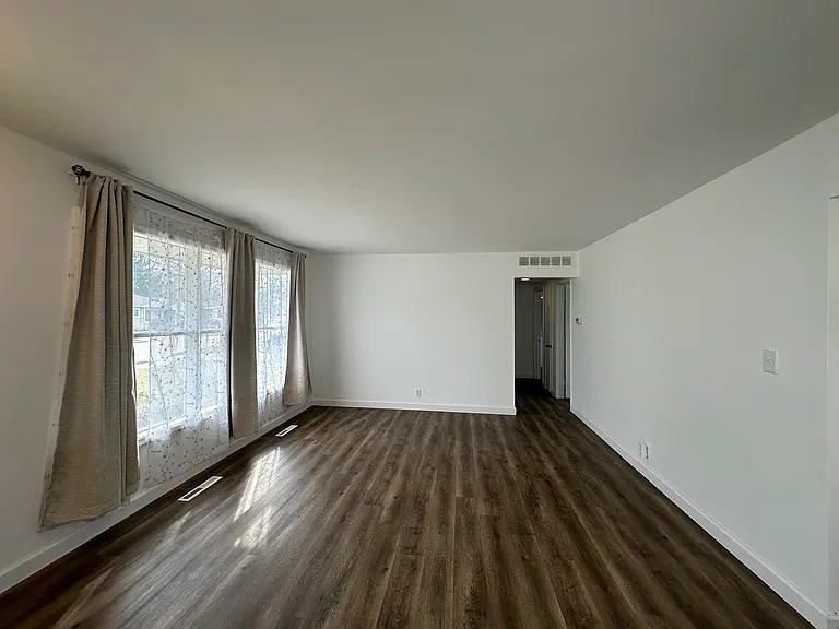 1615 E Greig Ave — Photo 12