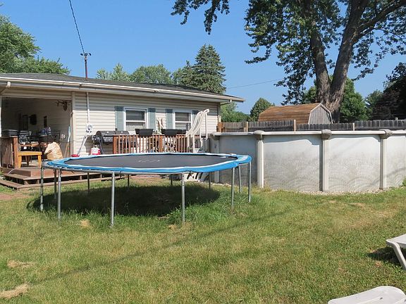 2nd image of 2604 Hyacinth Ave