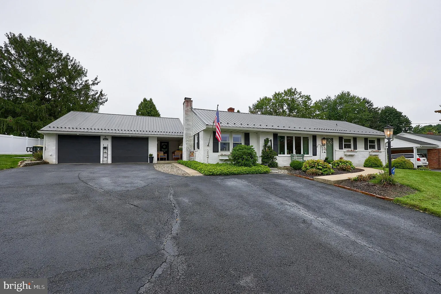 501 Longfellow Dr photo 1