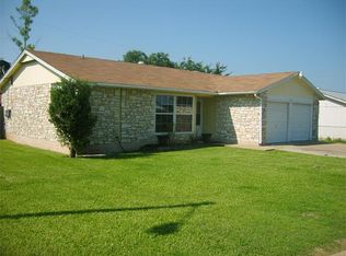 1601 Meadows Dr, Round Rock, TX 78681