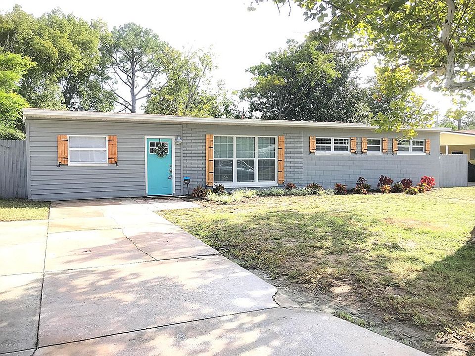 1st image of 1700 Sable Palm Ln