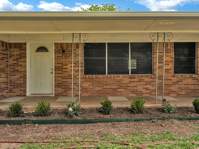 9209 FM 1570 N — Photo 53