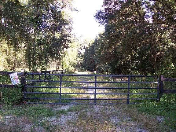 5th image of 1715 Emerald Woods Way