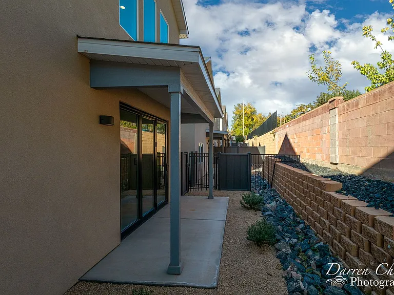 134 N 240 E — Photo 39