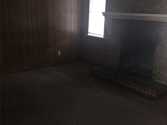 4th image of 3304 7th Ave E