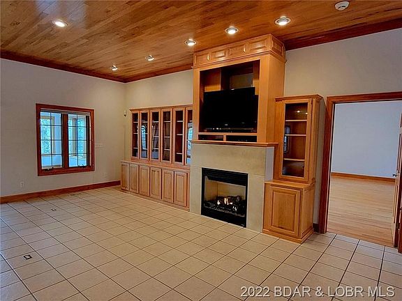 5th image of 1743 Singing Oaks Dr