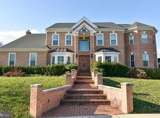 8300 Lord Fairfax Ct, Vienna, VA 22182