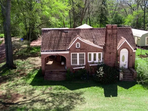101 E Planters St, San Augustine, TX 75972