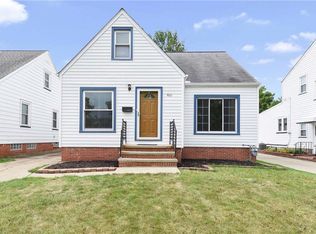 9011 Pinegrove Ave, Parma, OH