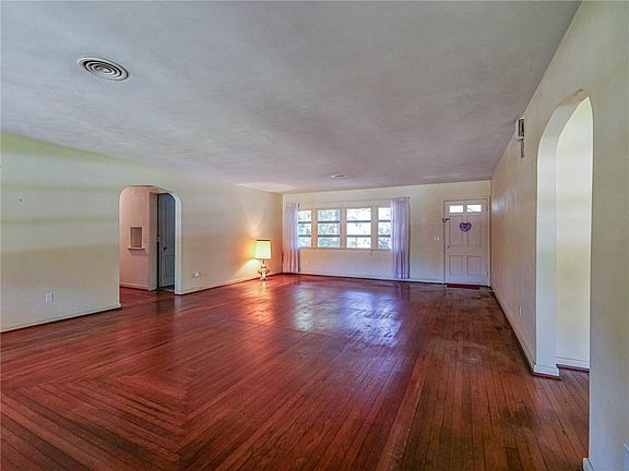 5th image of 845 Royal Palm Blvd