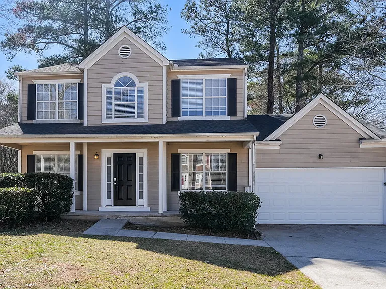 3213 Kings Glen Dr — Photo 1
