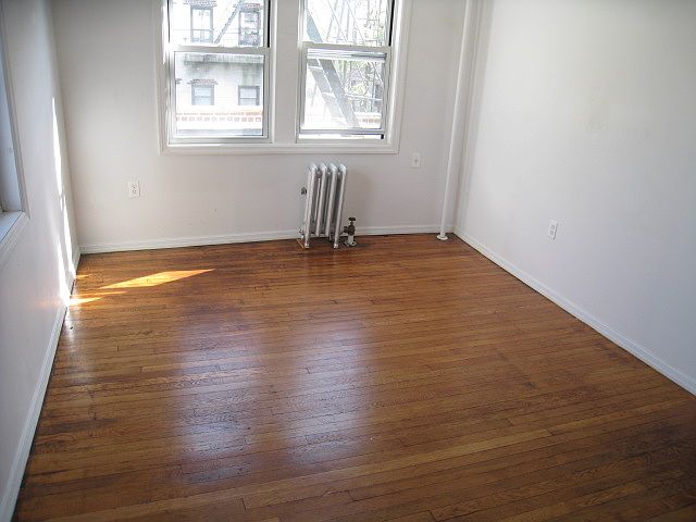 2nd image of 2111 24th St APT 3