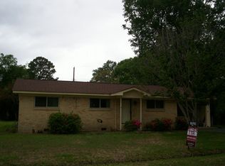 38 Meadow Ln, Stuttgart, AR 72160