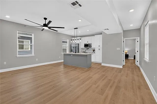 3521 Gibson St — Photo 2