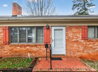 1041 Watts Dr, Charlotte, NC 28216