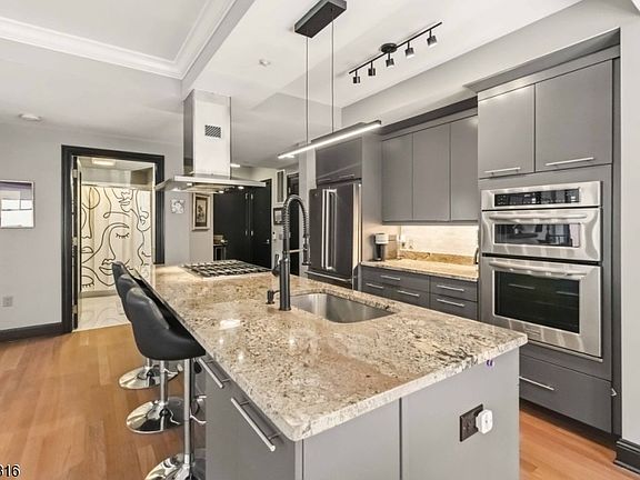 5th image of 40 West Park Place Unit 305 #305
