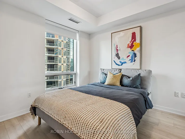 3275 Saint Joseph Blvd #211 — Photo 6