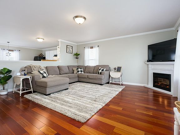 2nd image of 6827 Southwind St