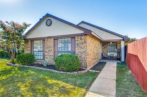 1736 Wheat Field Dr Photo 1