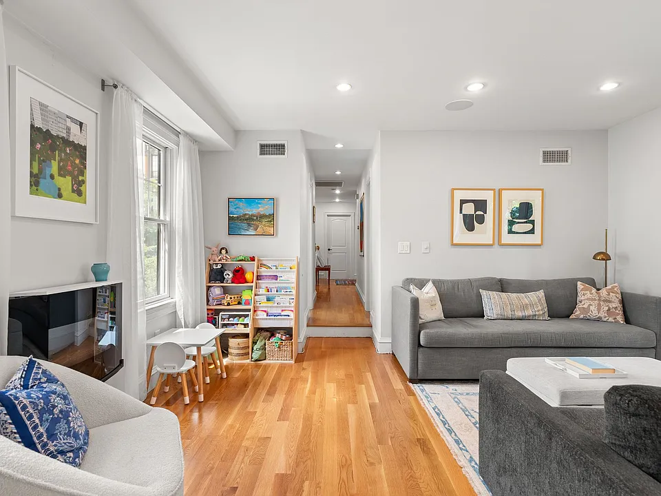95 Green St #2