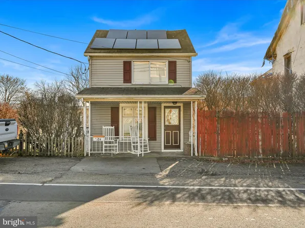 184 W Grand Ave, Tower City, PA 17980