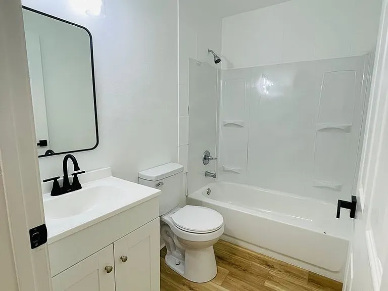 6611 E Wakefield Dr — Photo 4