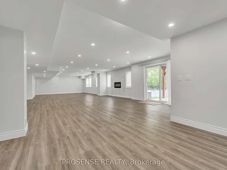 113 Johnson Dr — Photo 17