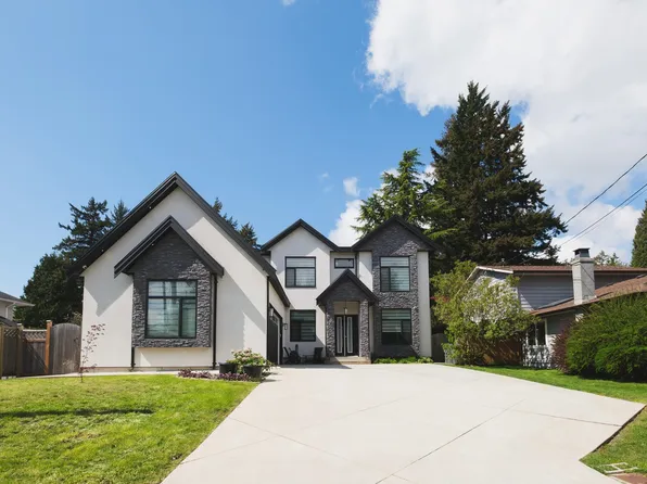 2211 154th St, Surrey, BC V4A 4S6