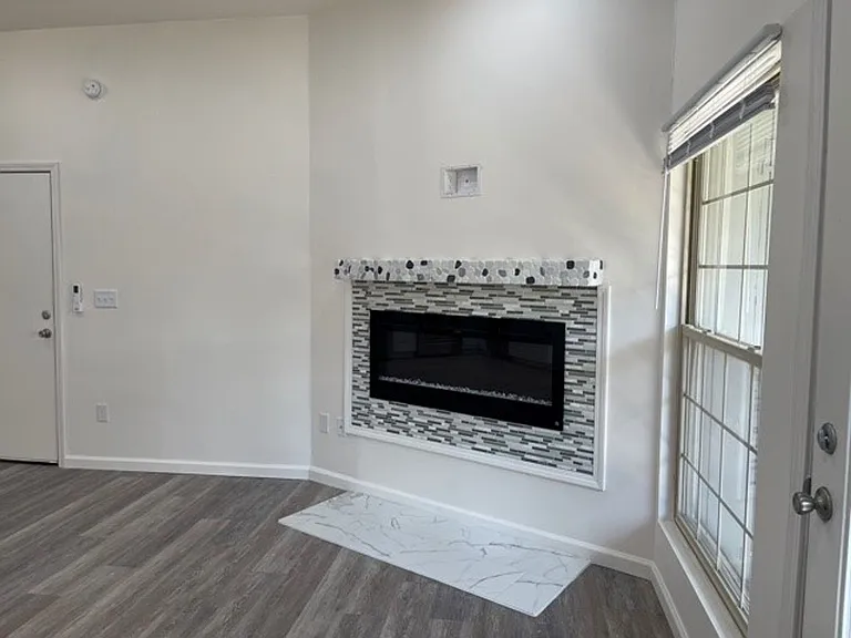 University Park Apartments near Cornell University — Photo 210