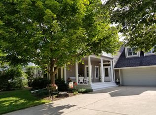 5831 Elinor Ave, Downers Grove, IL 60516