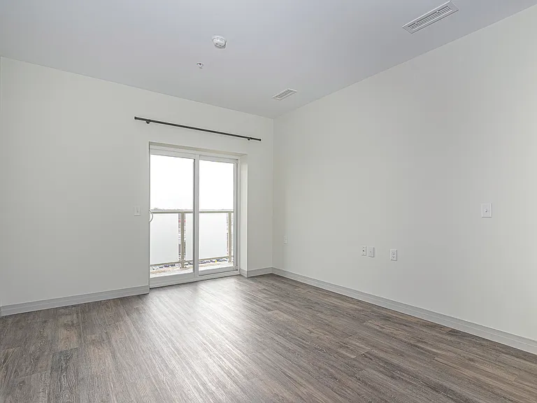 160 Lancaster Dr — Photo 17