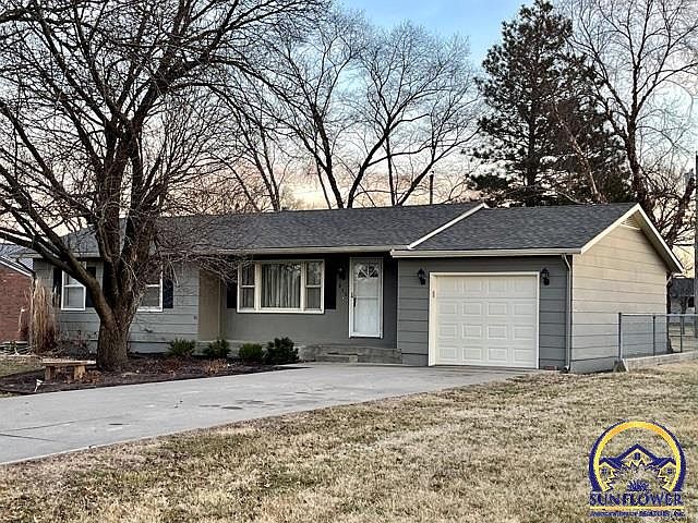 815 Sanders St Burlington Ks 66839 Mls 216840 Zillow