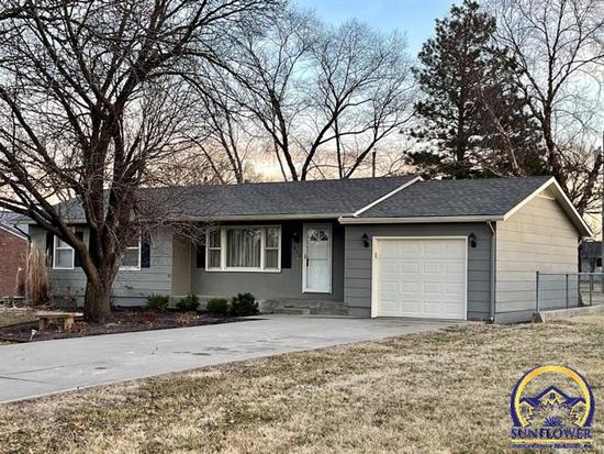 815 Sanders St Burlington Ks 66839 Mls 216840 Zillow
