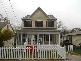1st image of 107 Elm Ave