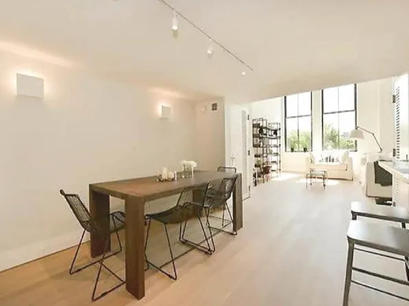421 Hudson Street 305 image 3 of 10