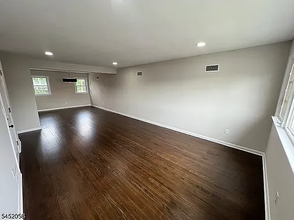 3 bed, 1400 sqft, $3,000 — Photo 4