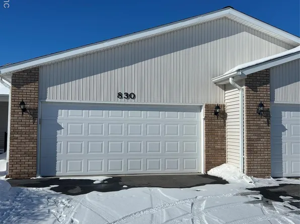 830 Crystal Ln, Marysville, MI 48040