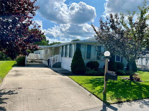 1661 #354 Old Country Road, Riverhead, NY 11901