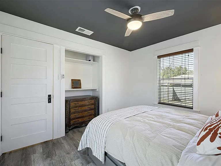 2627 Geronimo Trl — Photo 12