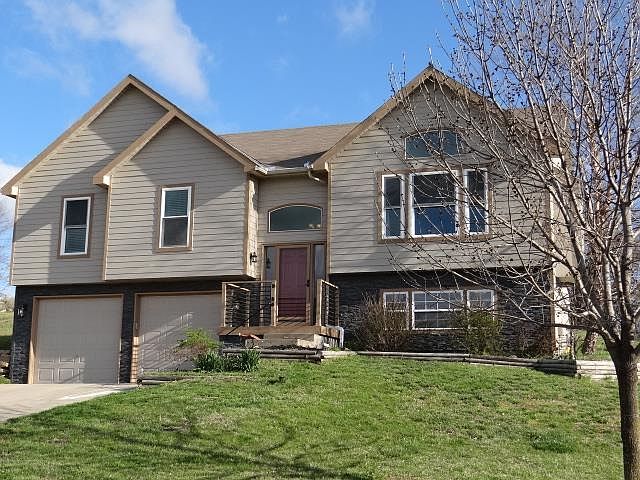 1st image of 208 E Whispering Hills Blvd