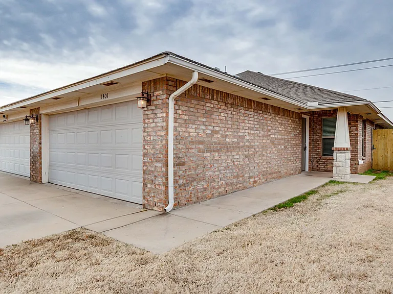 1407 Macalpine St — Photo 3