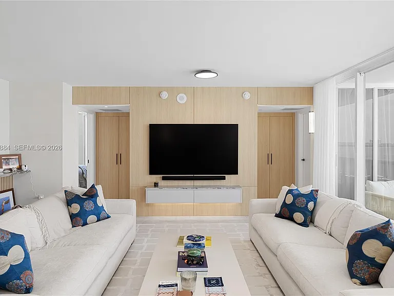 1800 Sunset Harbour Dr #1102/4 — Photo 6