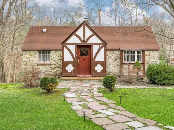 9 Bayard Lane S, Suffern, NY 10901