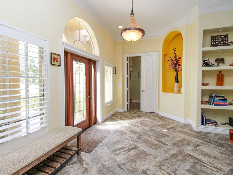 627 Soliel Dr — Photo 4