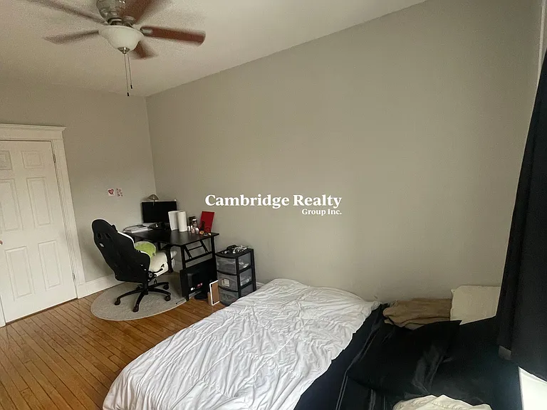 8 Farrington Ave #3T — Photo 16