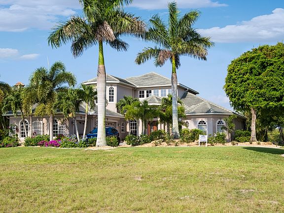 Homes Near Vacant Lot