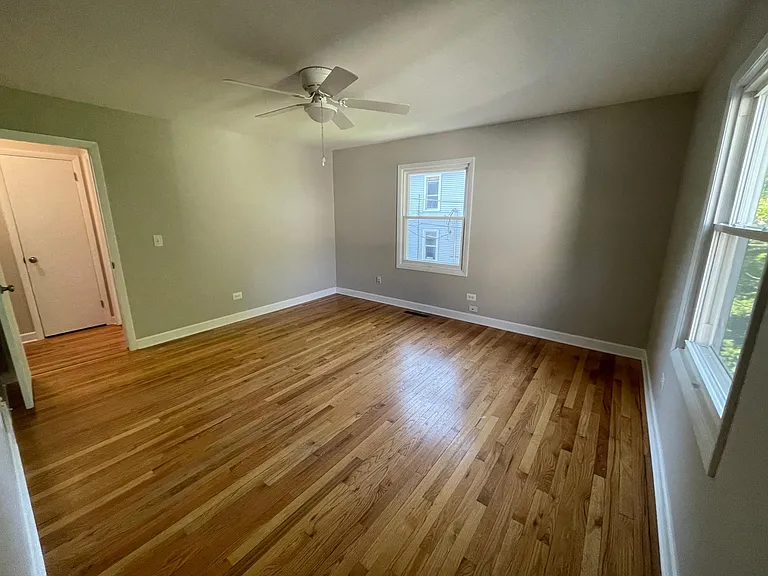 917 Hamlin St — Photo 13