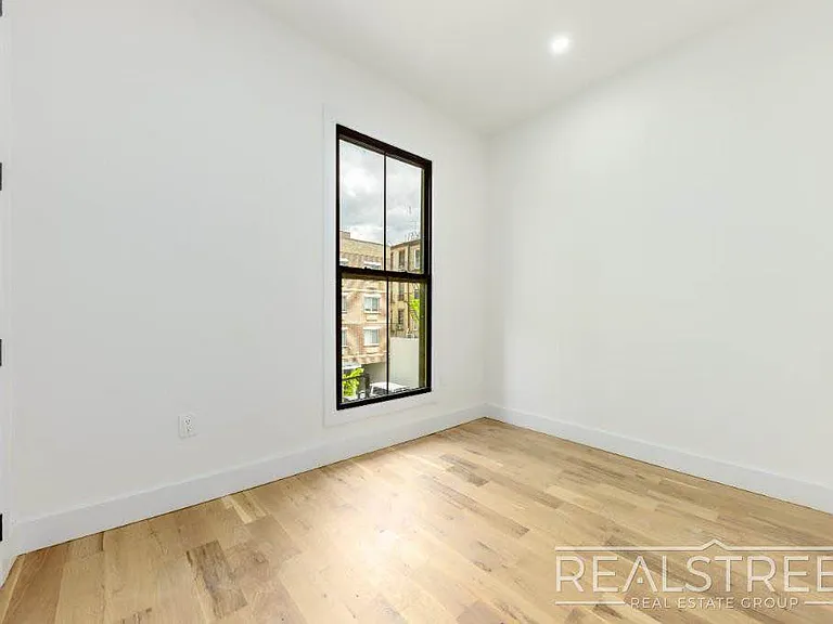 234 24th St #3F — Photo 5