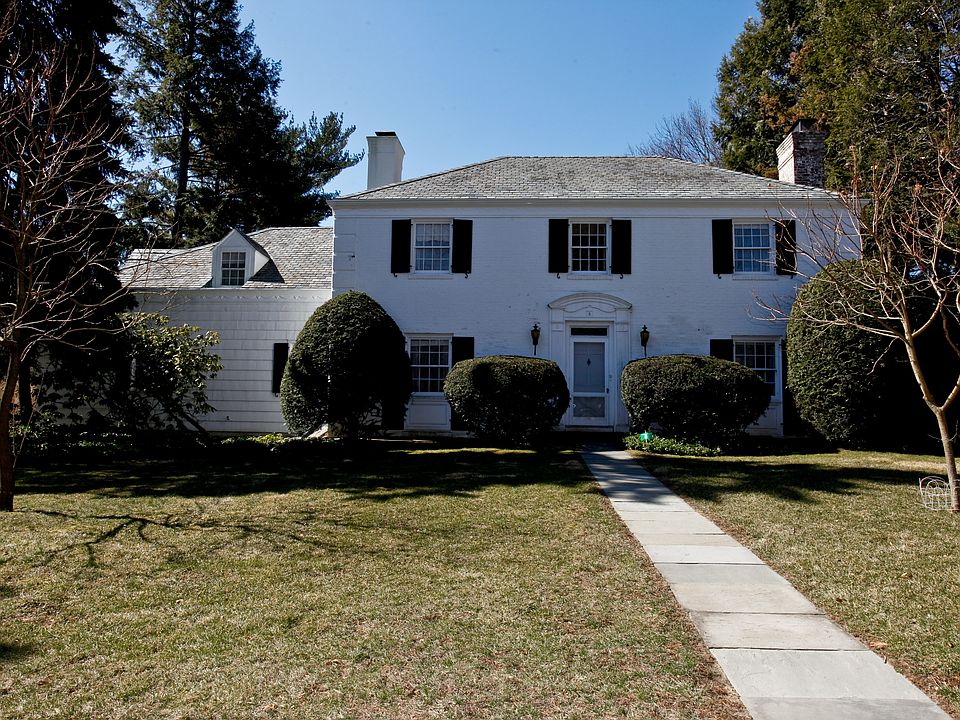 1st image of 8 Tory Ln